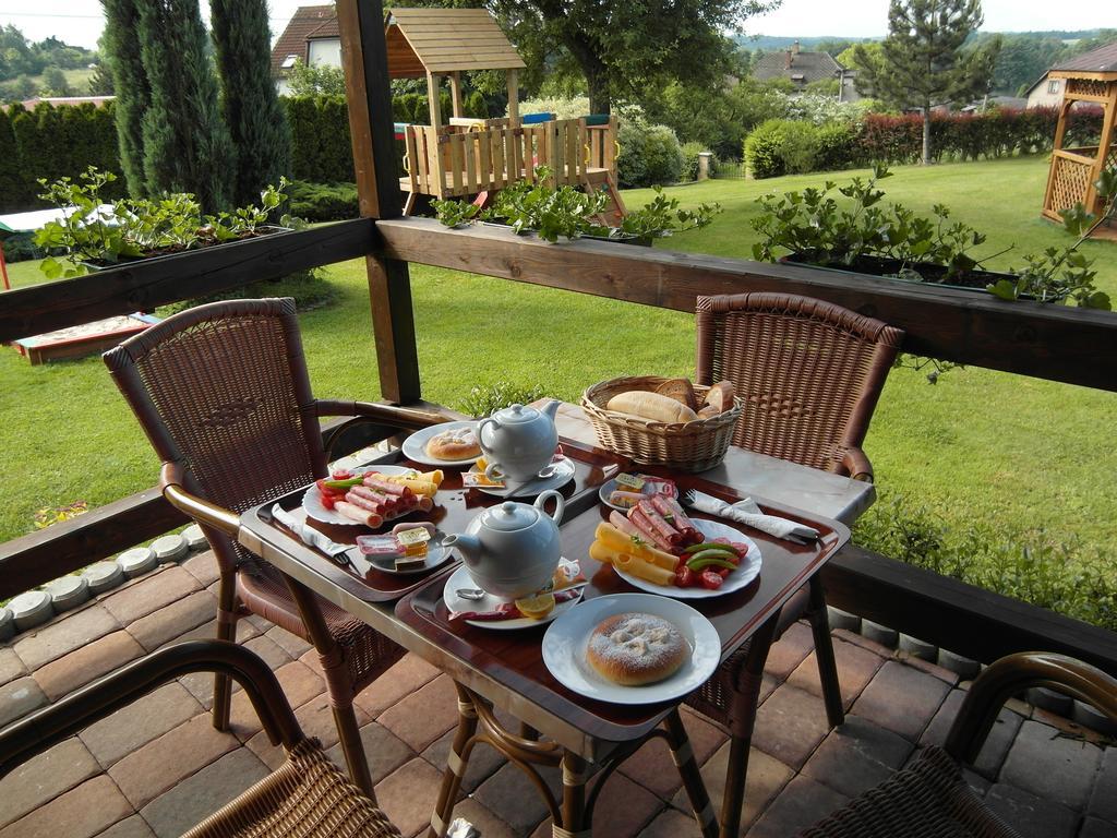 Pension & Restaurant Silma With Wellness Rychvald ภายนอก รูปภาพ